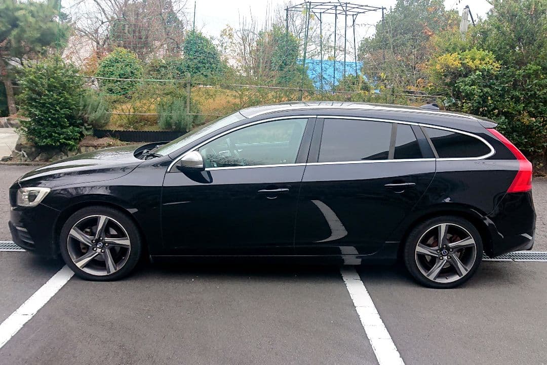 ボルボ V60 Rデザイン Tベル済 新車時より記録簿8枚