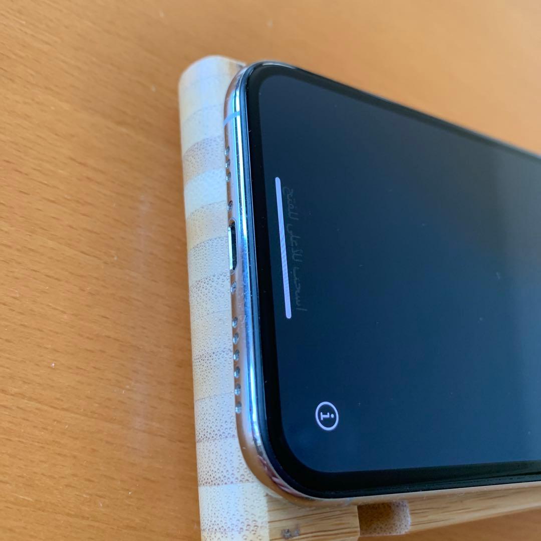 美品iPhoneXS シルバー 64GB SIMフリ-