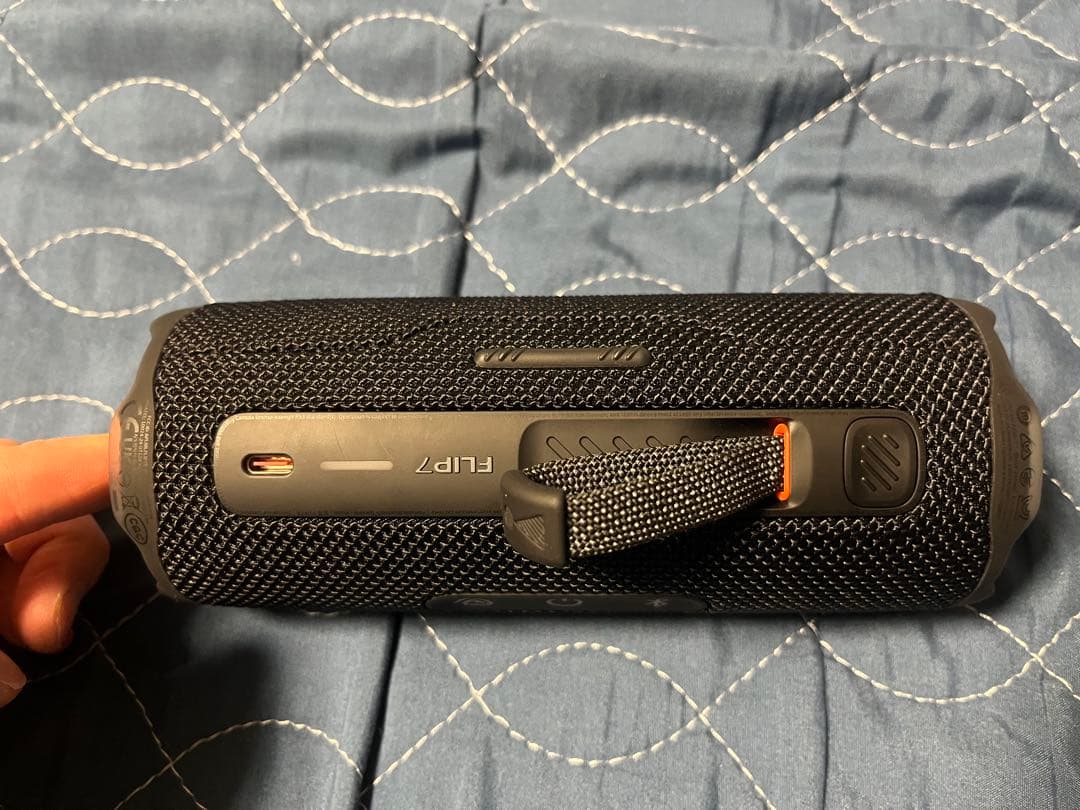 JBL Flip7 ブラック