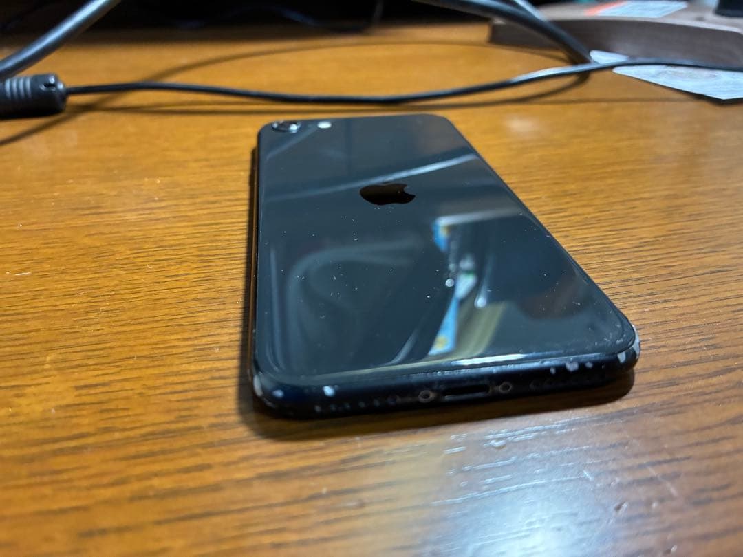 iPhoneSE(第二世代)ブラック 本体 SIMフリー　傷あり