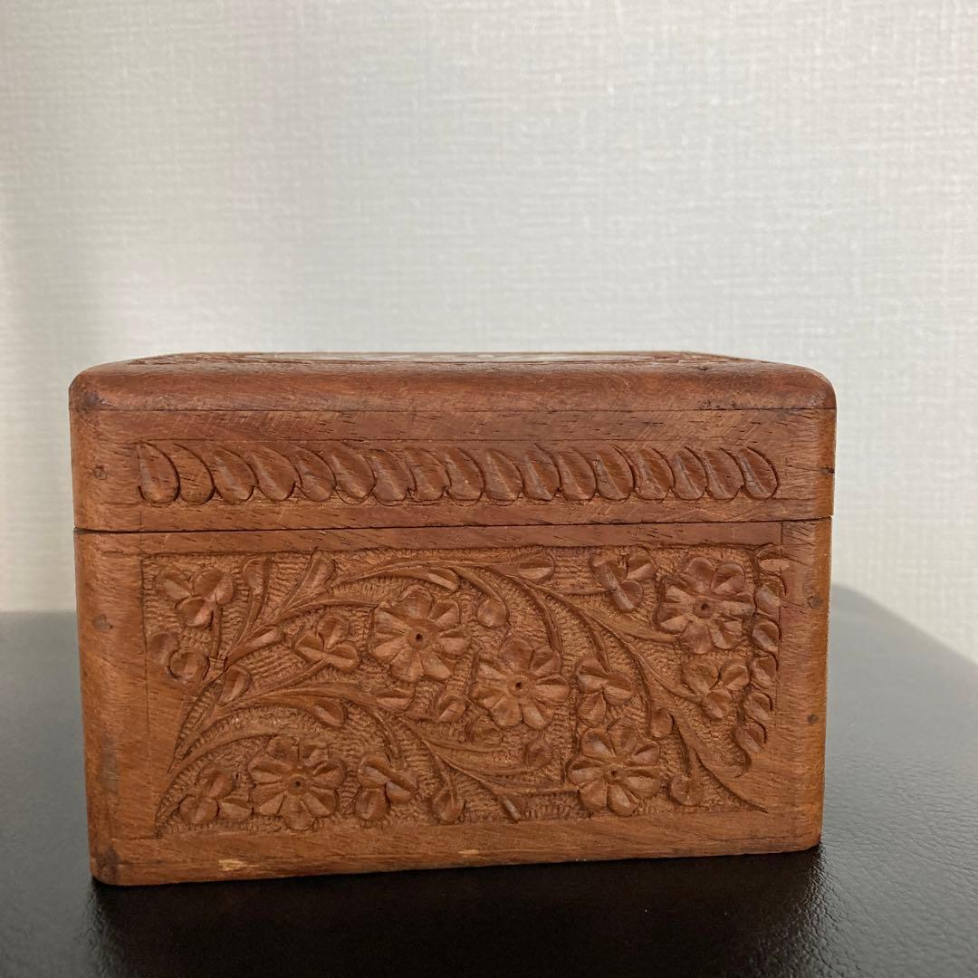 木製彫刻箱　カードケース　アンティーク　ヴィンテージ