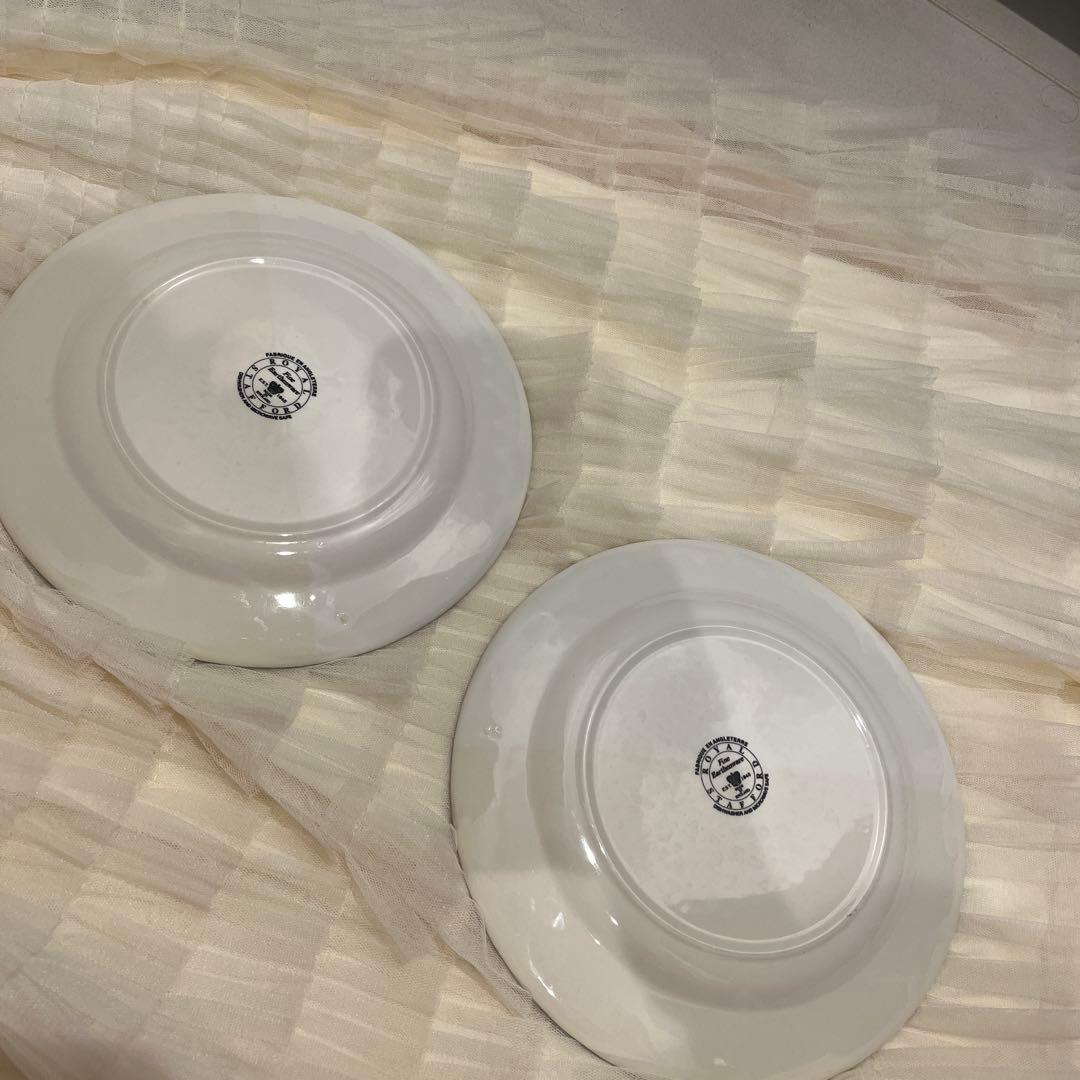 Anthropologie購入黒白花柄の中型皿 陶磁器製2枚セットです。