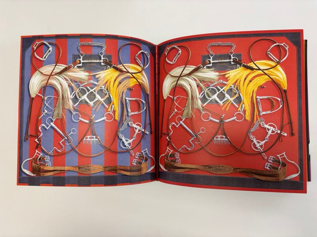 THE HERMÈS SCARF 歴史と神秘　美品