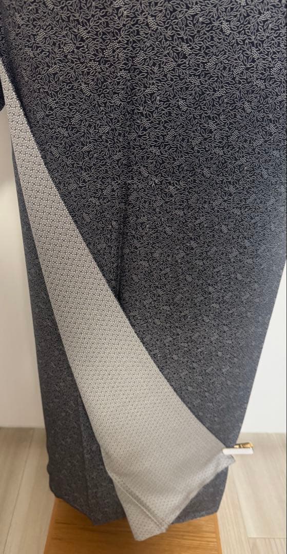 美品　拘りの南天模様　江戸小紋