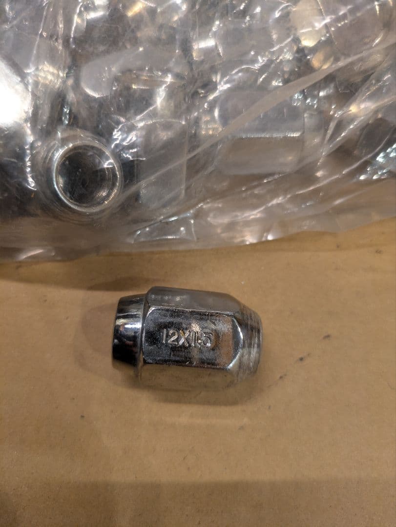 16インチ アルミ 4本セット バルミナ ナット付