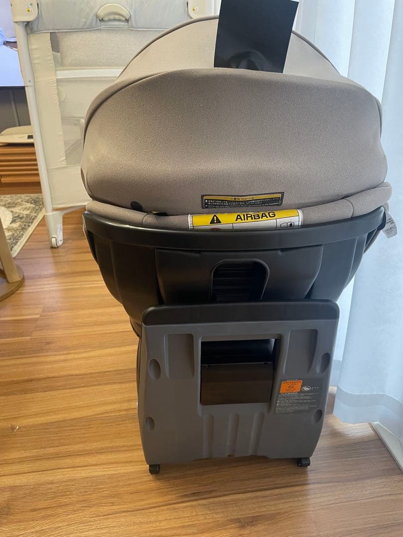 【超美品】チャイルドシート　Combi × tete a tete