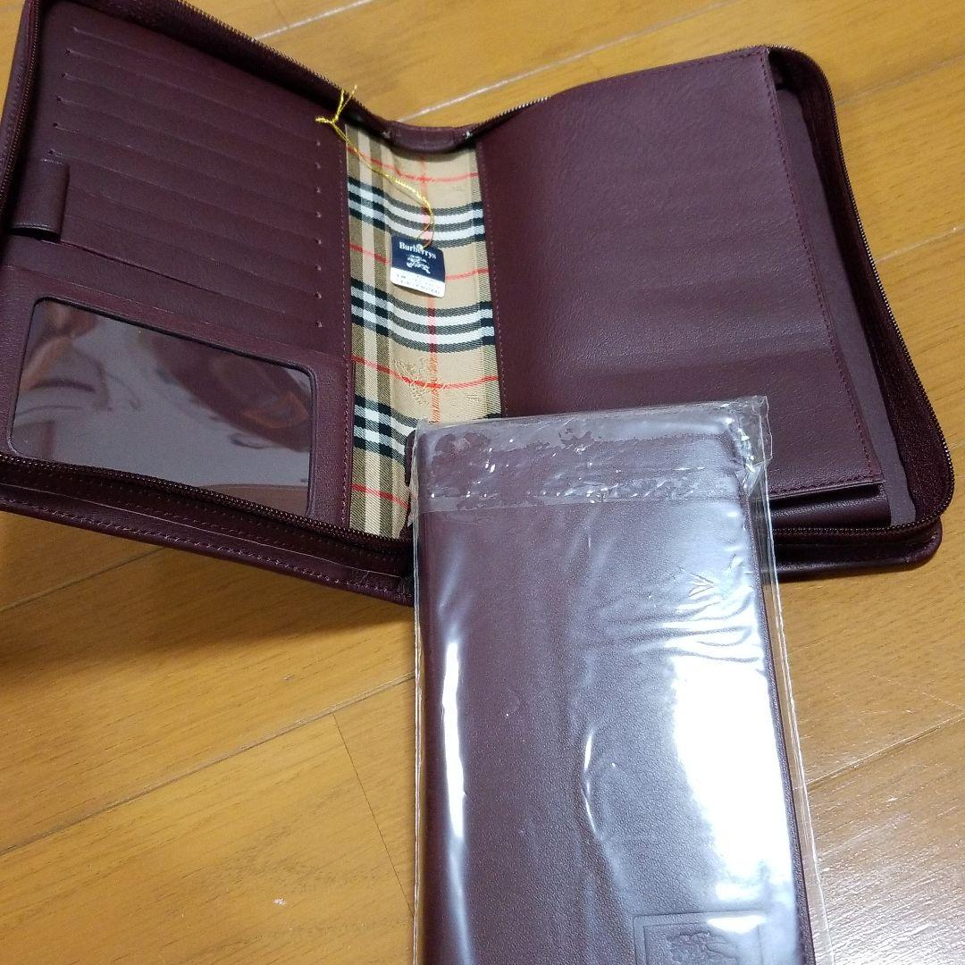 お買い得　バーバリー　手帳　クラッチバッグ