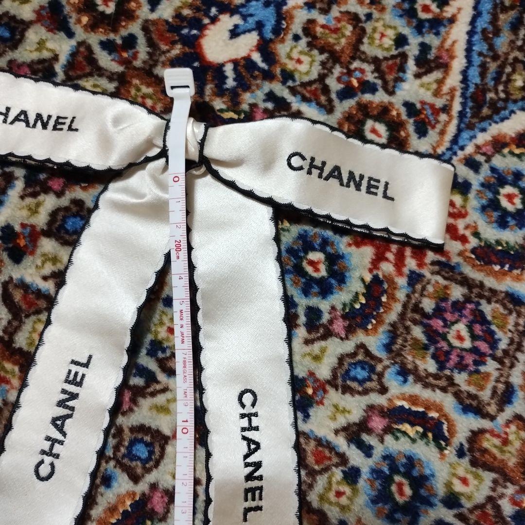 ヴィンテージ　CHANEL サテンリボン ブローチ白