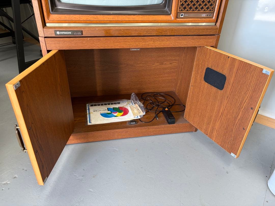 美品HITACHI C18-238E ブラウン管テレビ 木目調 ジャンク品