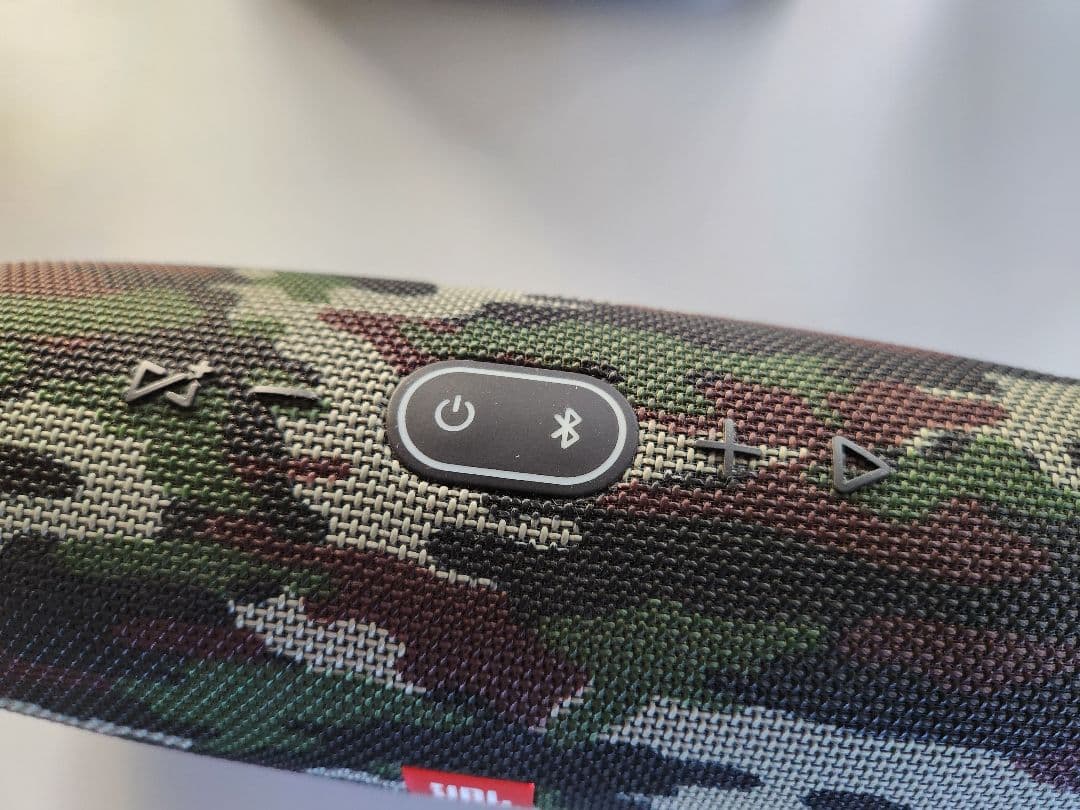 JBL Charge 4 迷彩スピーカー 中古