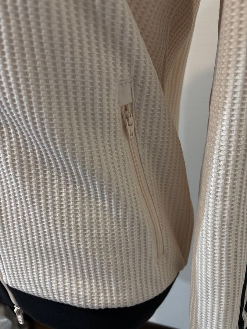 めぐ☆新品未使用☆adidas アイボリー ジップアップトラックトップ