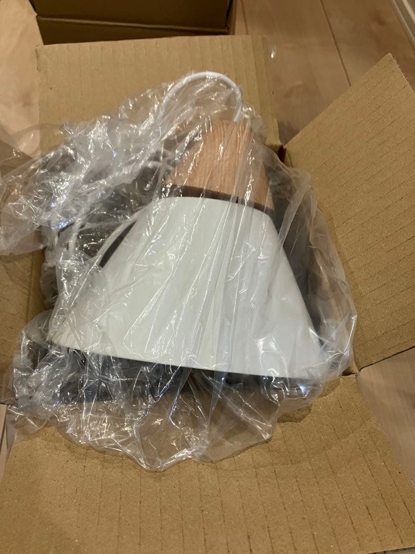 ペンダントライト AP 53824 グリーン2つ、AP53828ホワイト1つ