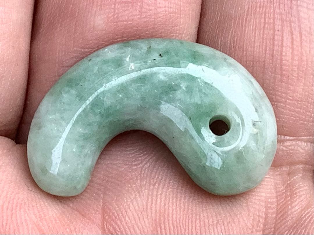 ✳親方おすすめ勾玉　糸魚川翡翠　人気の古墳時代の型　全て卸し値段　鑑定書取得品‼️