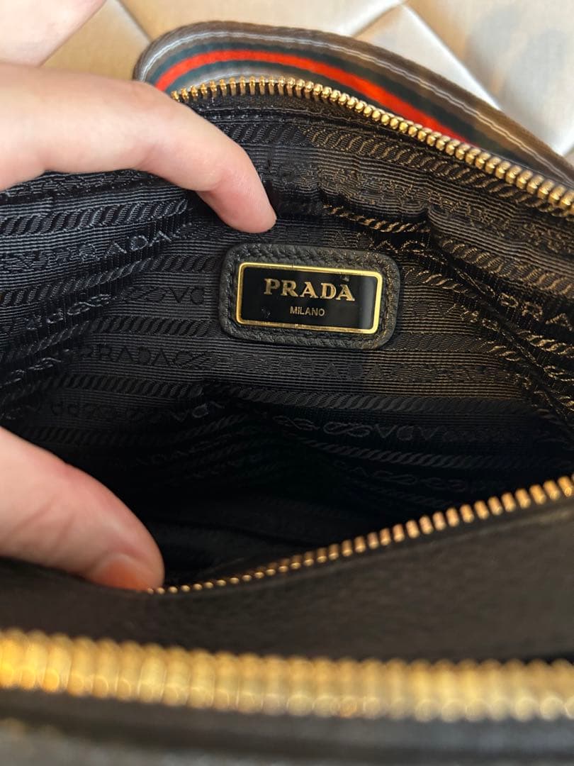プラダ　ポシェット　バック　美品