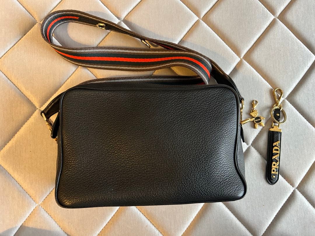 プラダ　ポシェット　バック　美品