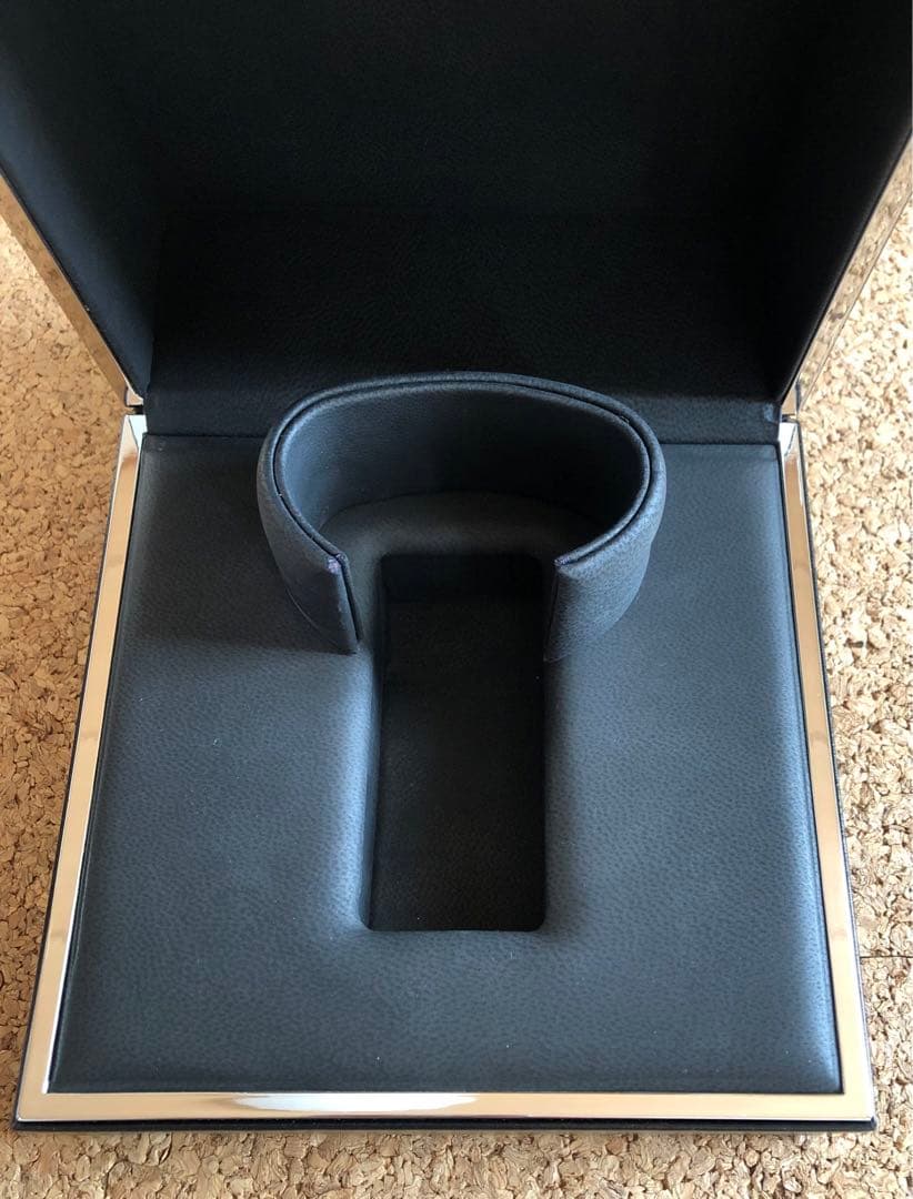 CHANEL J12 純正 レザー製 時計ケース　箱　ボックス　シャネル　正規品