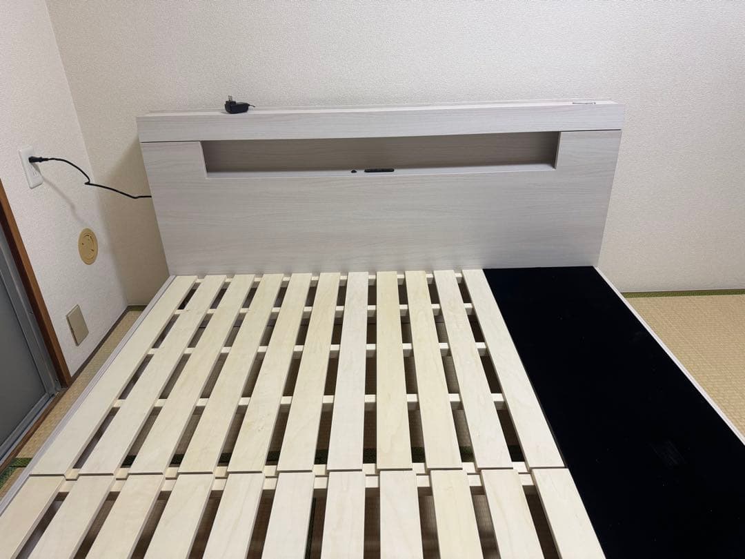 新品　インテリア岩永　ダブルサイズ　ベッドフレーム