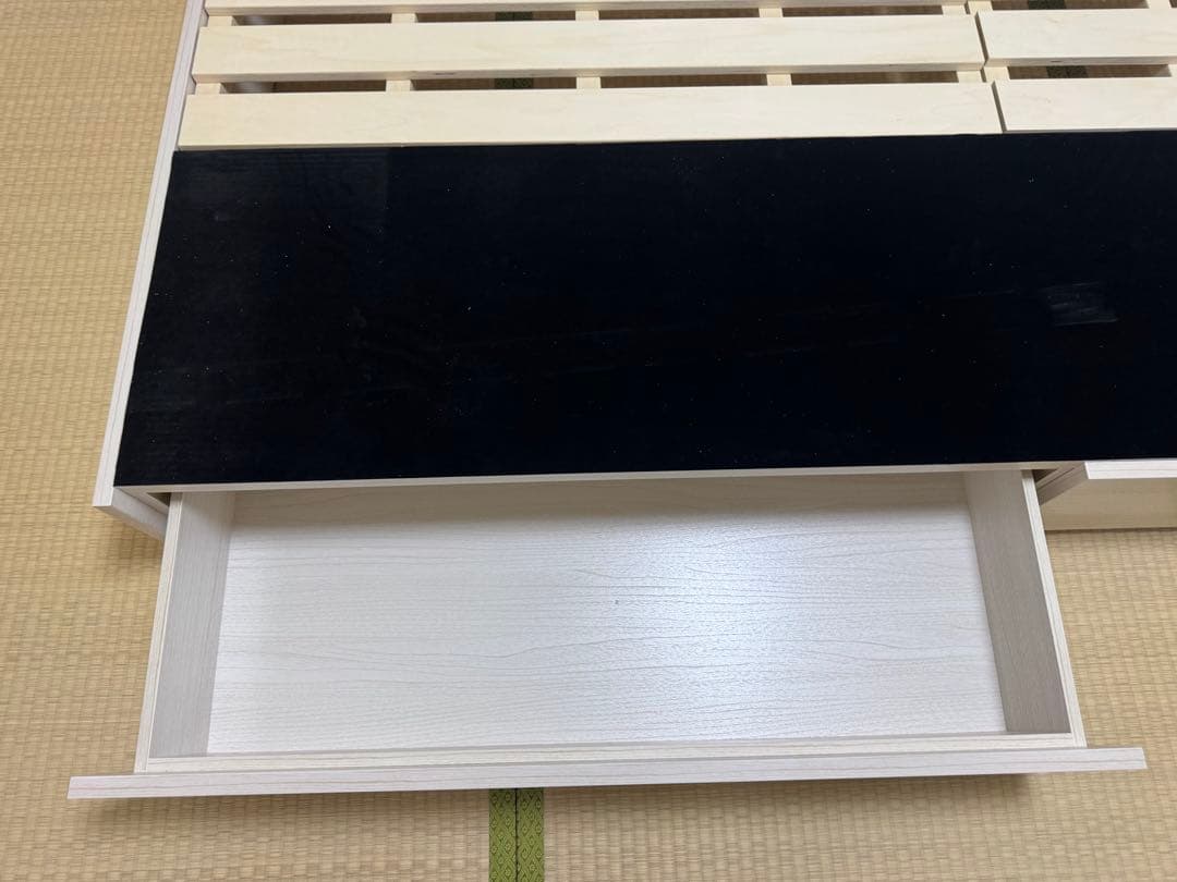 新品　インテリア岩永　ダブルサイズ　ベッドフレーム