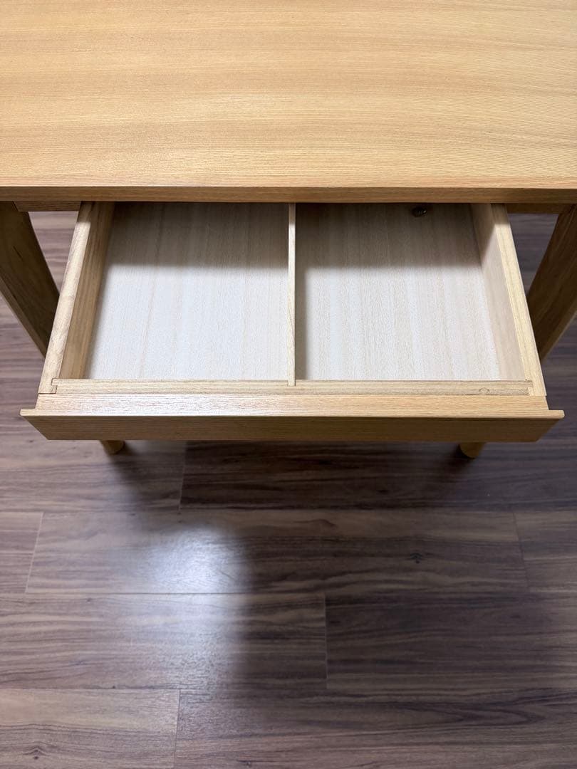 ニトリ 天然木タモ材 ダイニングテーブル 80×80cm