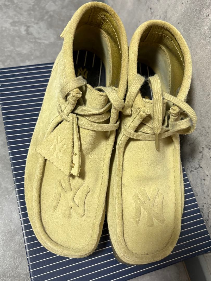 Clarks ワラビー kith コラボ ヤンキース