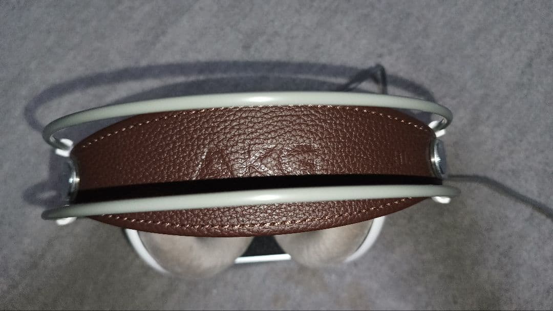 AKG K701 解放型ヘッドホン