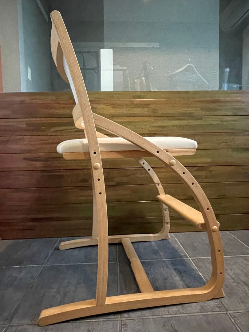 karimokuカリモク Cresceクレシェ 天然木/無垢ブナ材 デスクチェア