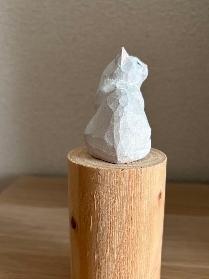 バンナイリョウジ　木彫り猫