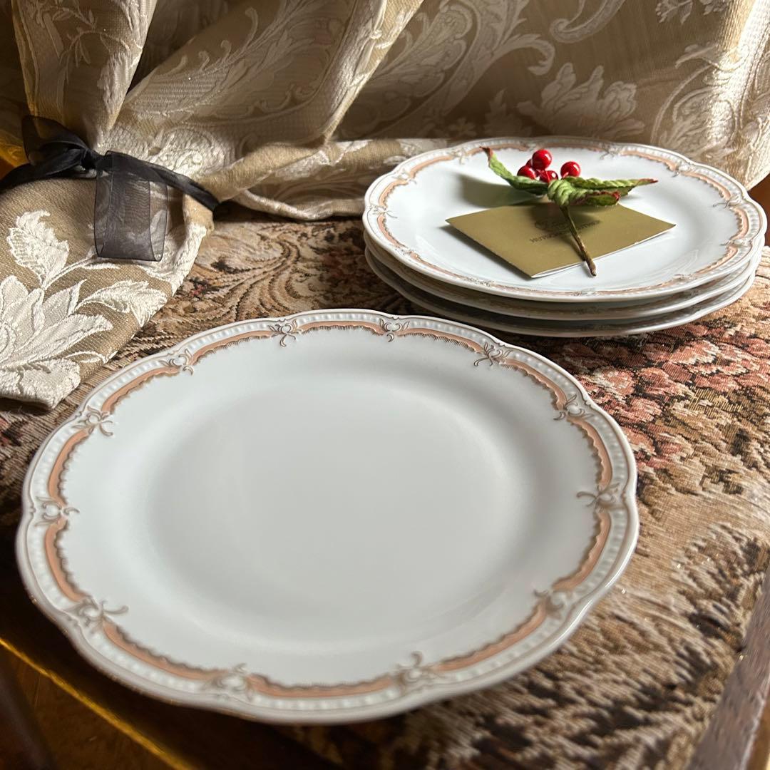 新品ドイツ製 HUTSCHENREUTHER ペールピーチ 美しいケーキプレート