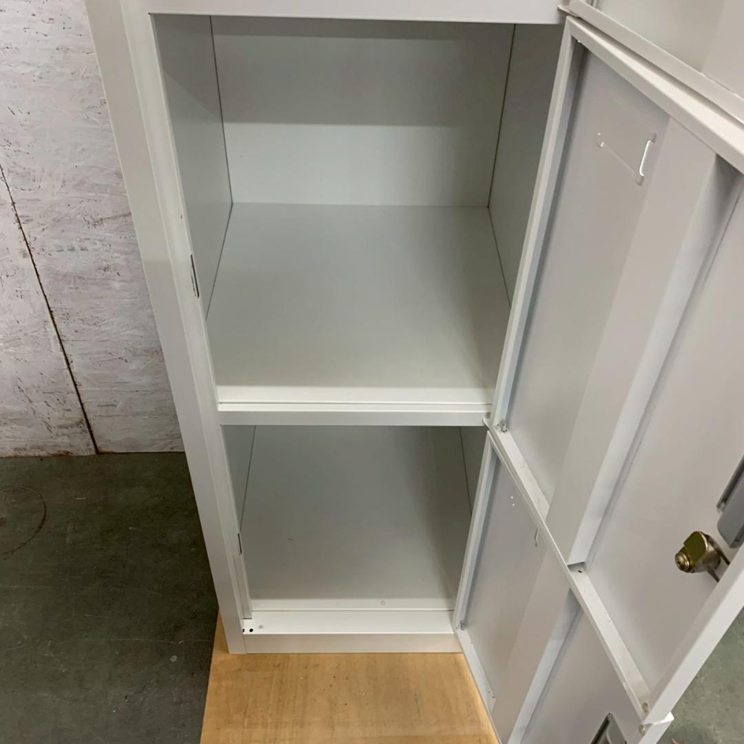 4ドア 鍵付きロッカー 縦型 事務用品 事務什器 ジム 鍵付きA0600