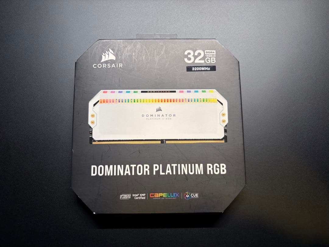 【専用】CORSAIR DOMINATOR DDR4 32GB ×2 白、黒