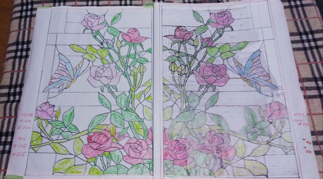 ステンドグラス　ピンクと赤いバラと蝶のパネル　特大サイズ