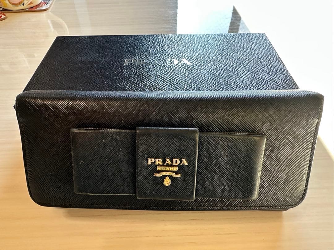 YUKI shop　PRADA リボン付き ブラックレザー 長財布