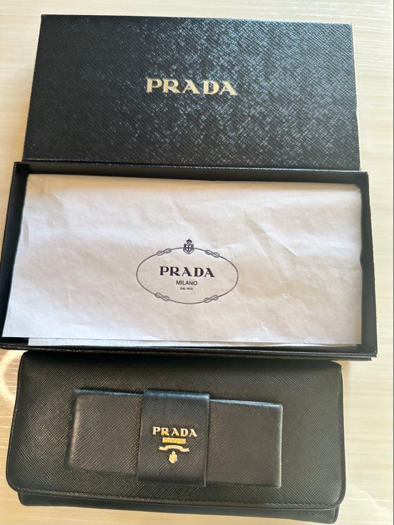 YUKI shop　PRADA リボン付き ブラックレザー 長財布