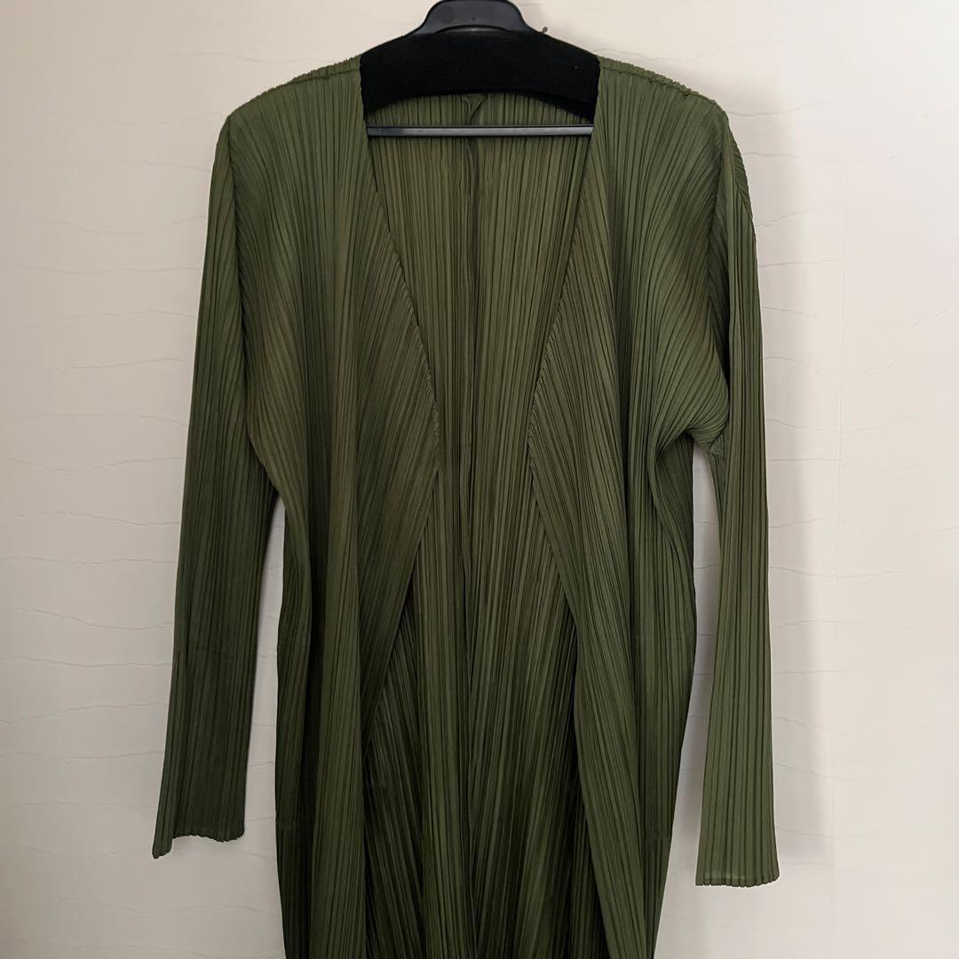 プリーツプリーズ　オリーブグリーン プリーツ 長袖カーディガン