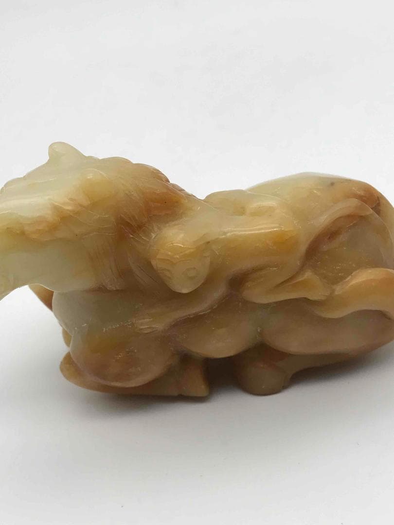 漢時代　和田玉　瑞獣　瑞馬と猿　馬上封候　神駿　玉彫り　古玉石(F-30)