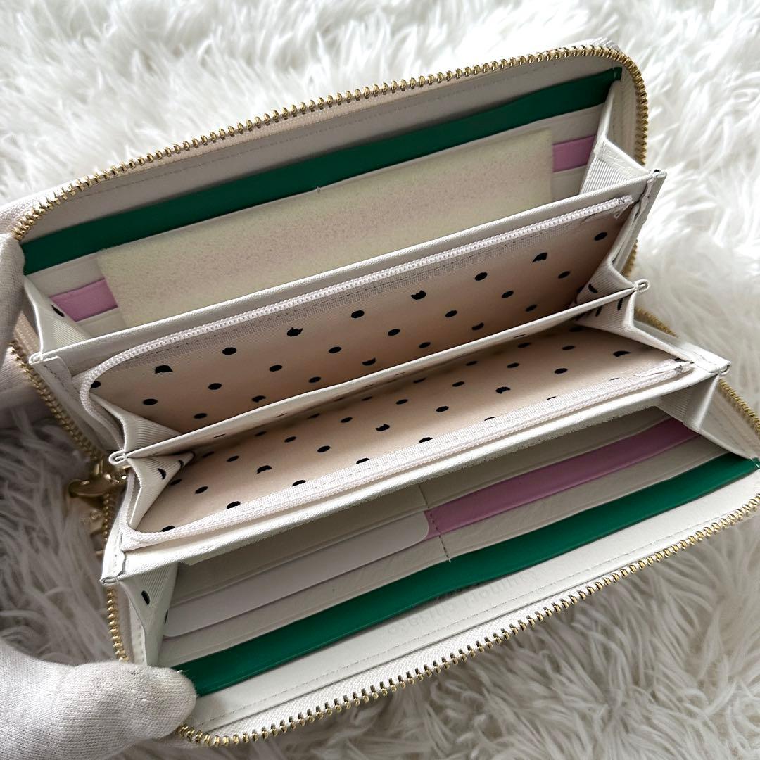 未使用品✨ツモリチサト 長財布 ラウンドジップ 総柄 刺繍 レザー 白