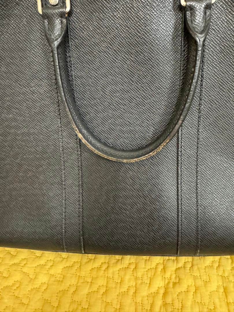 ルイヴィトン　タイガ　ポルト ドキュマン・ヴォワヤージュ　M30925