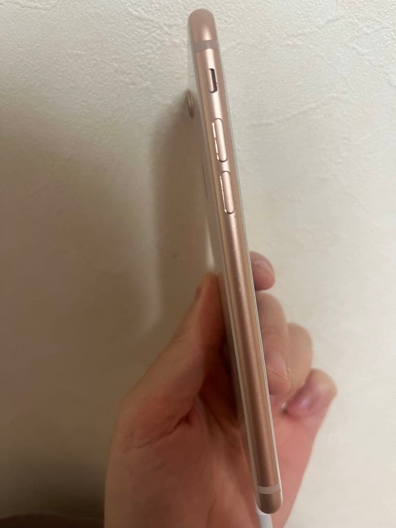 【SIMフリー】iPhone 8 ゴールド64GB 本体