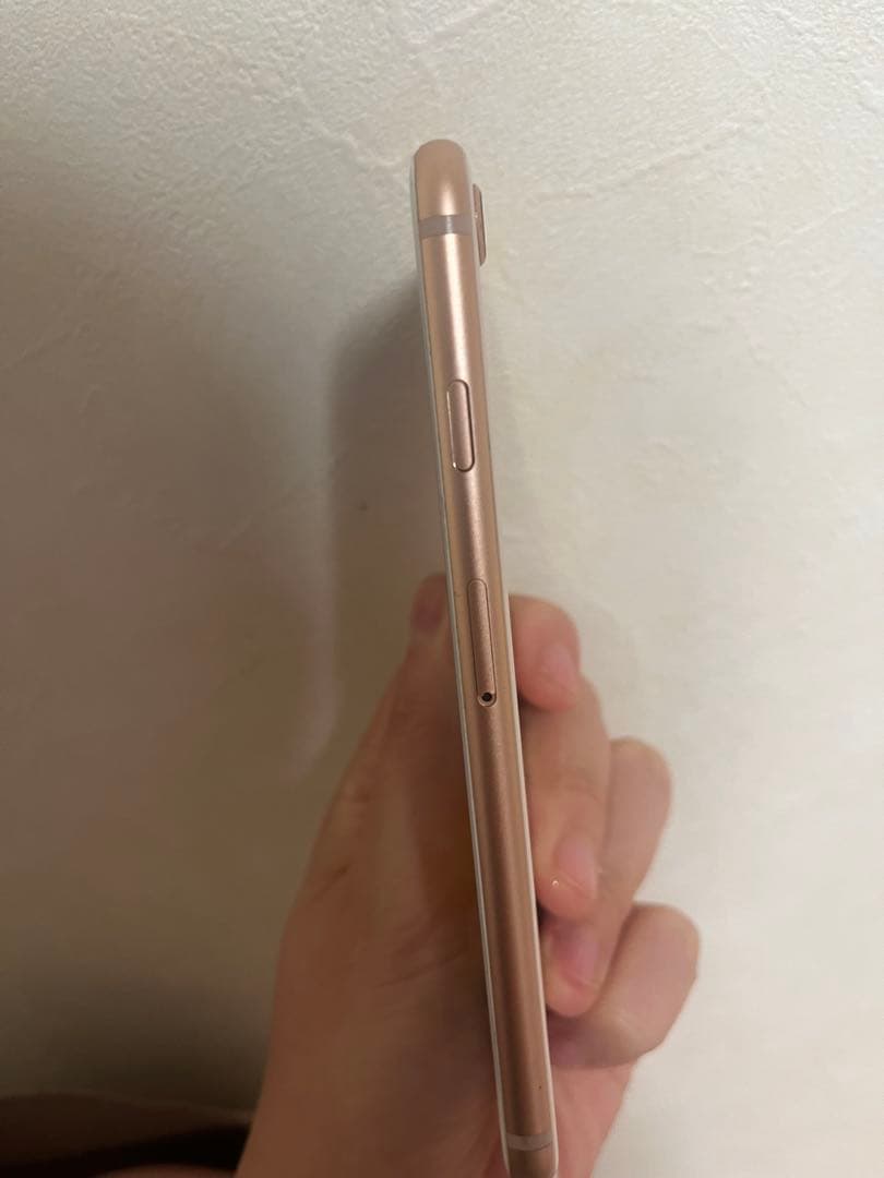 【SIMフリー】iPhone 8 ゴールド64GB 本体