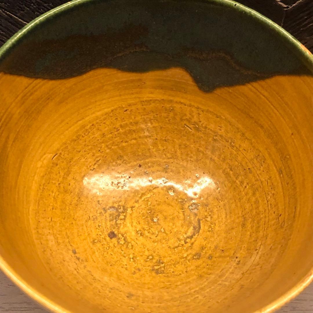 美しい古美術◾️蔵からかなり古そうな深い色合いの美しい抹茶茶碗が出て来ました。