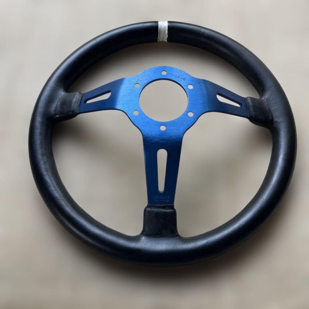 momo ステアリング　ディープ　33パイ？35パイ？