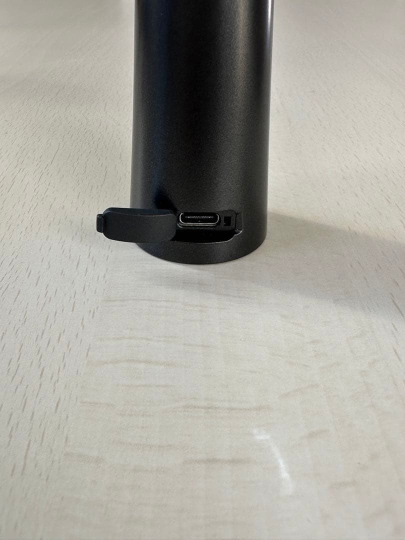 【美顔器】USB-C 充電式 コンパクト 振動 温熱 毛穴ケア