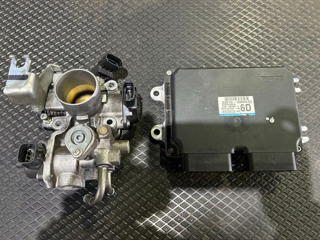 エブリィ　da64v スロットルボディ　コンピュータ