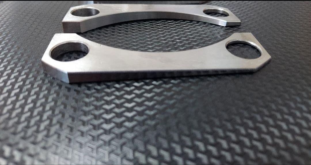 20系　アルファード　ヴェルファイア　エスティマ　リアキャンバープレート　6度