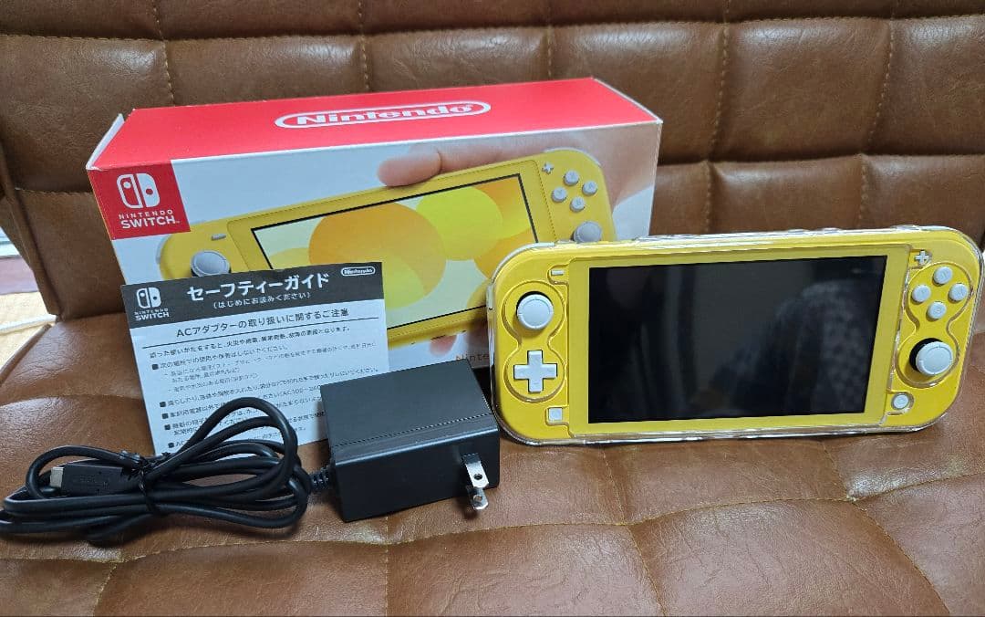 任天堂SwitchLight 本体 ★美品★