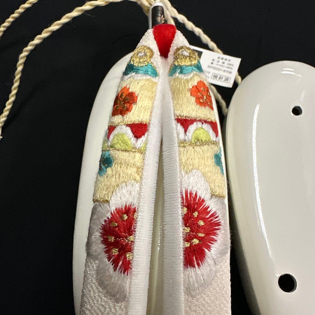 新品 高級 草履 七五三 3歳 衿秀 刺繍 鼻緒 本革 白 草履 日本製