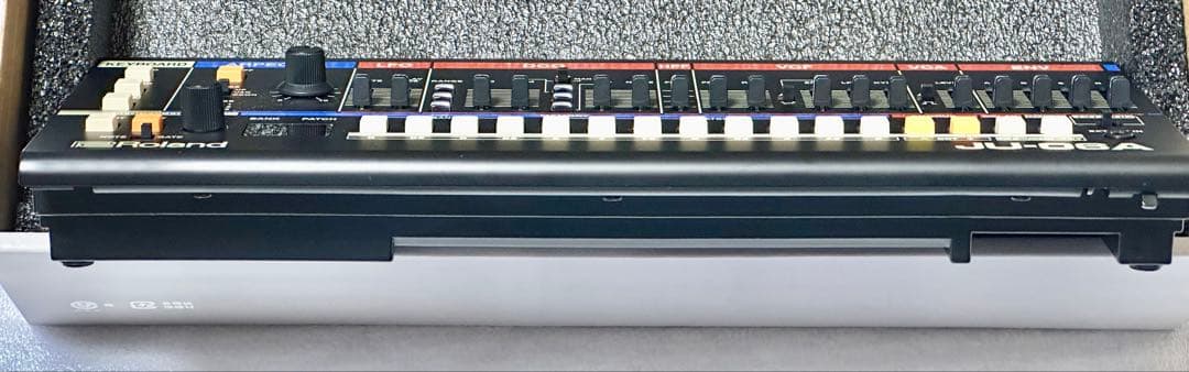 ★ ローランド JU-06A ★ Roland Boutique シンセ