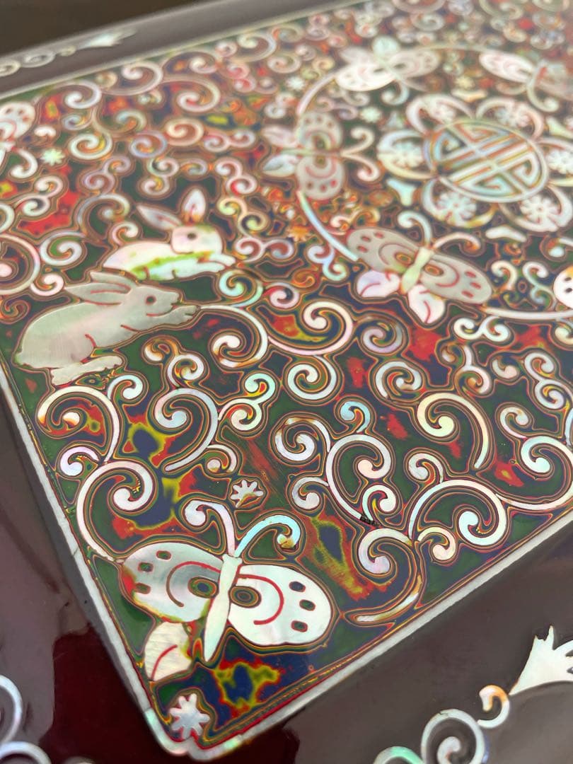 うさぎと蝶模様　貝殻細工　螺鈿 螺鈿細工 漆器　宝石箱 ジュエリーボックス