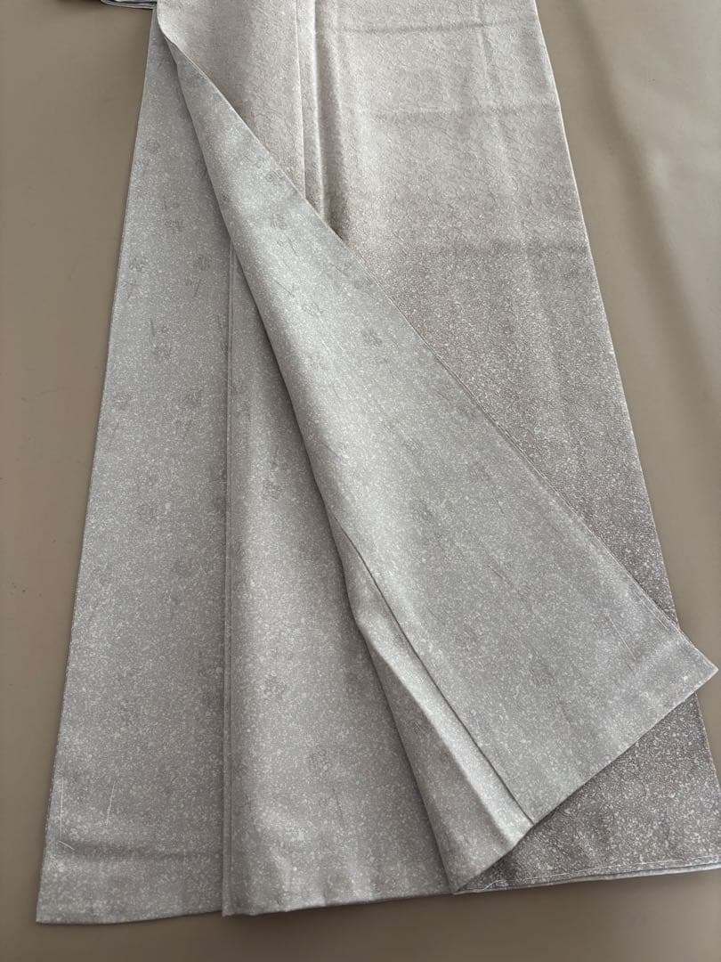 正絹 紋お召 撒き糊散らし 花唐草 裾暈し 袷 付け下げ 仕付け糸付き未使用