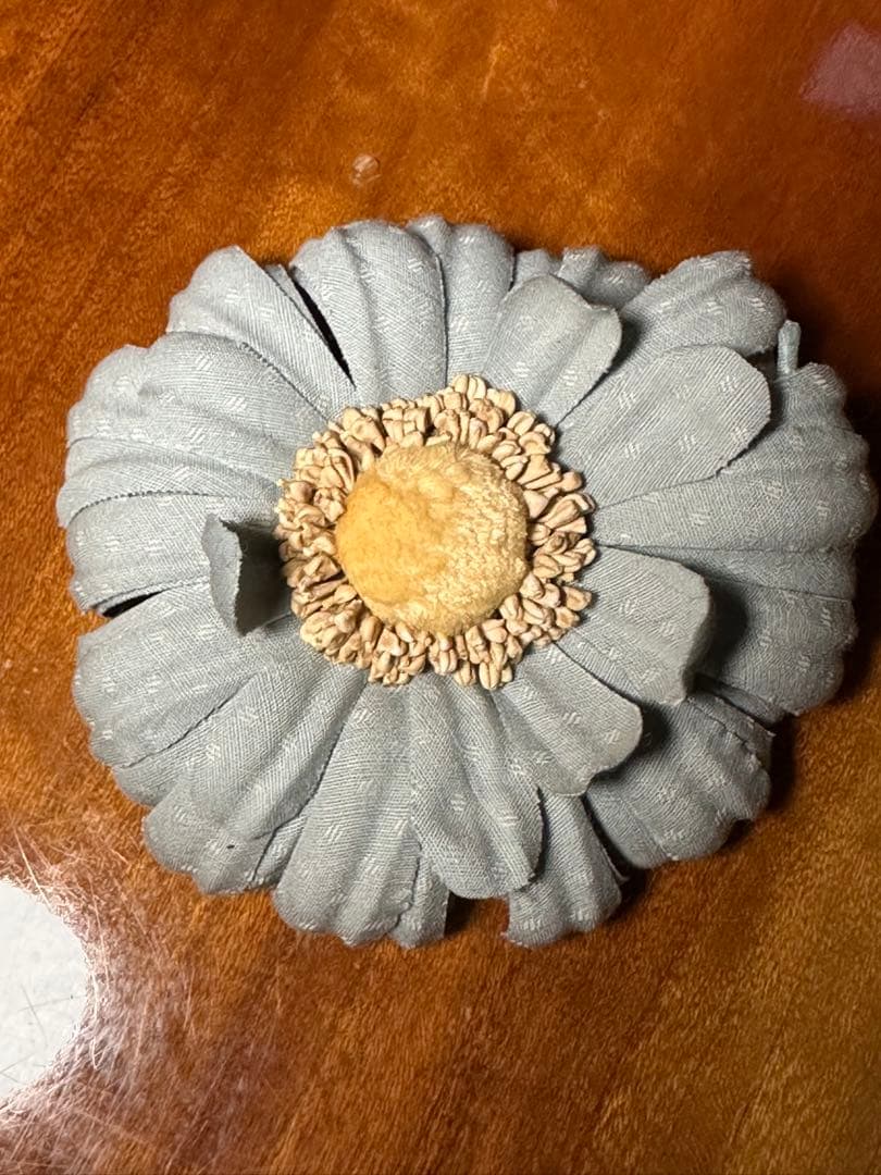 PINK HOUSE ヒナギクモチーフ水色コサージュ ヒナギク淡い黄色 ブーケ